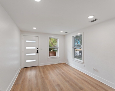 2208 Santa Rita St - Photo Thumbnail 3