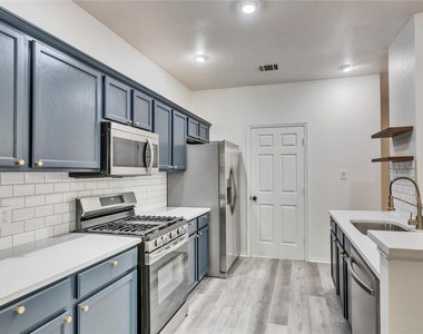 3438 Flowstone Ln - Photo Thumbnail 4