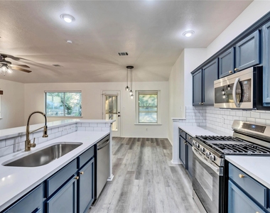 3438 Flowstone Ln - Photo Thumbnail 5
