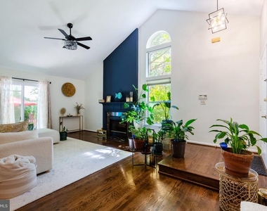 12 Chelsea Court - Photo Thumbnail 2
