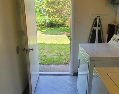 8401 Pioneer Drive - Photo Thumbnail 10