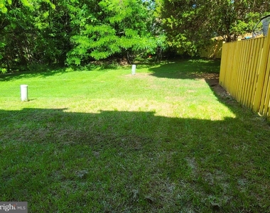 8401 Pioneer Drive - Photo Thumbnail 11