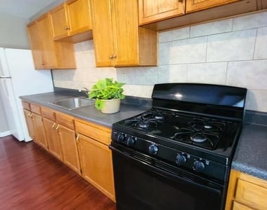 8401 Pioneer Drive - Photo Thumbnail 6
