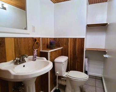 8401 Pioneer Drive - Photo Thumbnail 8