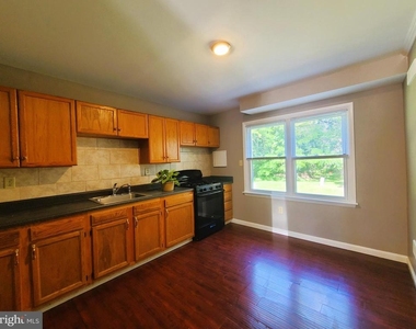 8401 Pioneer Drive - Photo Thumbnail 4