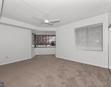 940 Astern Way - Photo Thumbnail 16