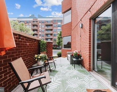 940 Astern Way - Photo Thumbnail 5