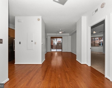 940 Astern Way - Photo Thumbnail 11