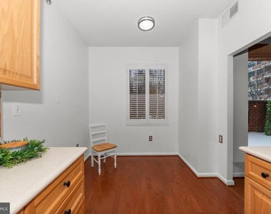 940 Astern Way - Photo Thumbnail 10