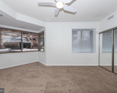 940 Astern Way - Photo Thumbnail 17