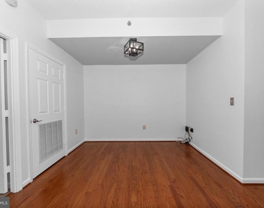 940 Astern Way - Photo Thumbnail 13