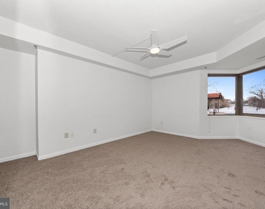 940 Astern Way - Photo Thumbnail 21