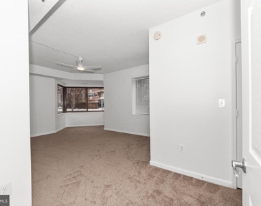 940 Astern Way - Photo Thumbnail 15