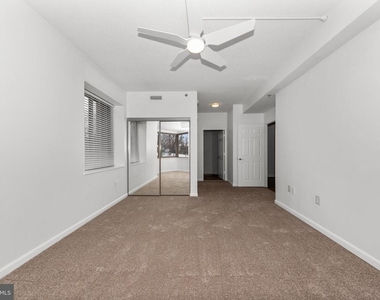 940 Astern Way - Photo Thumbnail 19