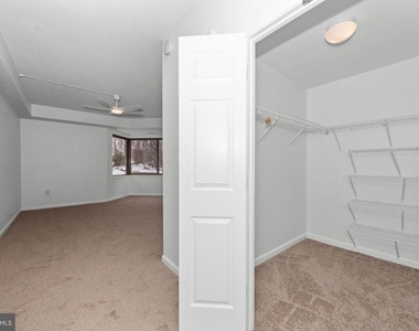 940 Astern Way - Photo Thumbnail 22