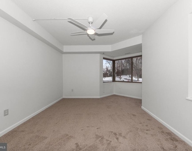 940 Astern Way - Photo Thumbnail 4