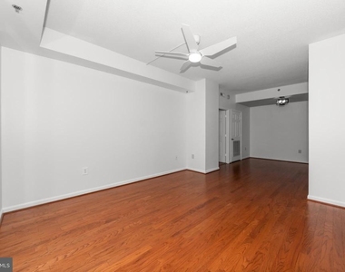 940 Astern Way - Photo Thumbnail 2