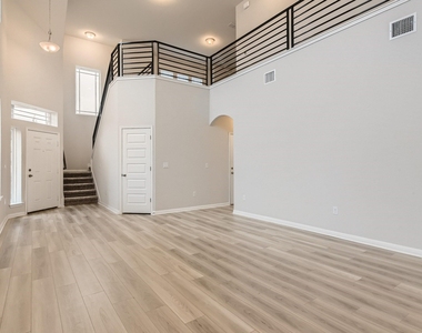 11200 El Capitan Dr - Photo Thumbnail 5