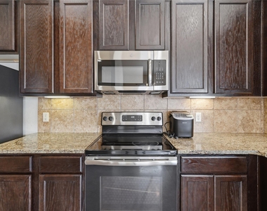 533 Jack Rabbit Ln - Photo Thumbnail 17