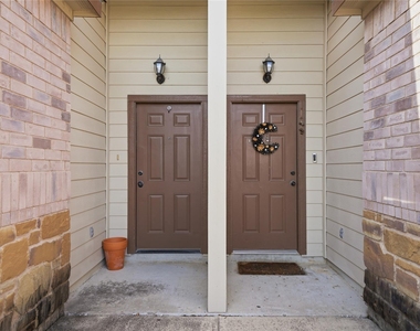533 Jack Rabbit Ln - Photo Thumbnail 6
