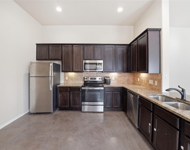 533 Jack Rabbit Ln - Photo Thumbnail 14