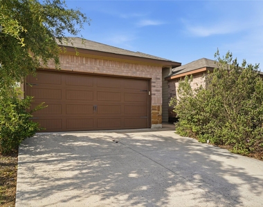 533 Jack Rabbit Ln - Photo Thumbnail 5