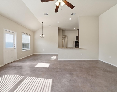 533 Jack Rabbit Ln - Photo Thumbnail 12