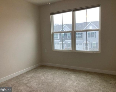 28052 Dew Drop Lane - Photo Thumbnail 8