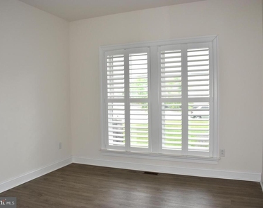 416 Seagull Drive - Photo Thumbnail 8