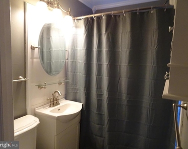 200 Delaware Street - Photo Thumbnail 1