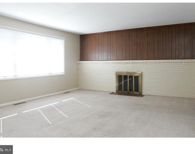 17 Wayne Drive - Photo Thumbnail 2