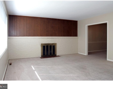 17 Wayne Drive - Photo Thumbnail 1