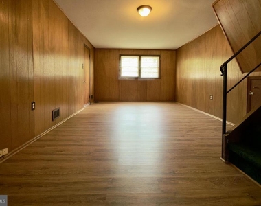 17 Wayne Drive - Photo Thumbnail 10