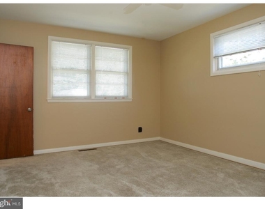 17 Wayne Drive - Photo Thumbnail 13