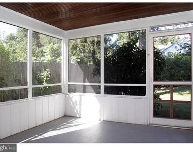 17 Wayne Drive - Photo Thumbnail 5