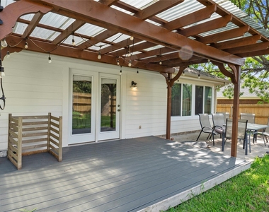 6700 Carisbrooke Ln - Photo Thumbnail 18