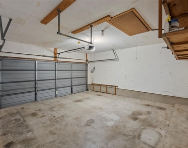 6700 Carisbrooke Ln - Photo Thumbnail 20
