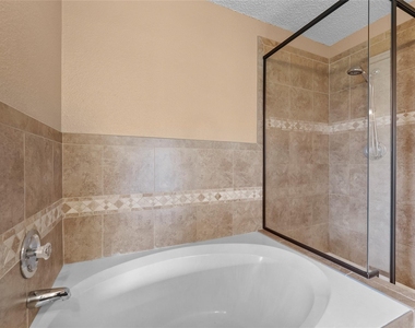 6700 Carisbrooke Ln - Photo Thumbnail 10
