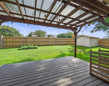 6700 Carisbrooke Ln - Photo Thumbnail 19