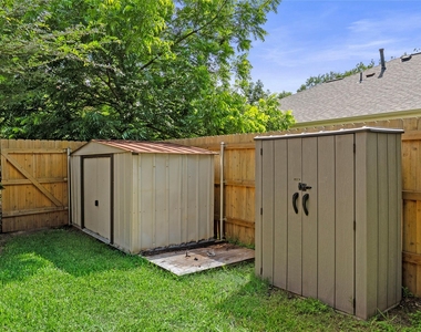 6700 Carisbrooke Ln - Photo Thumbnail 12