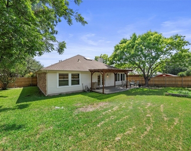 6700 Carisbrooke Ln - Photo Thumbnail 16