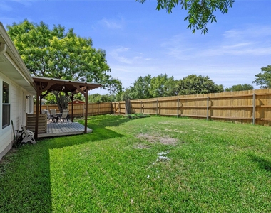 6700 Carisbrooke Ln - Photo Thumbnail 17