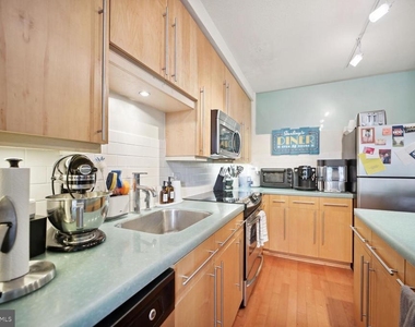 437 New York Avenue Nw - Photo Thumbnail 4