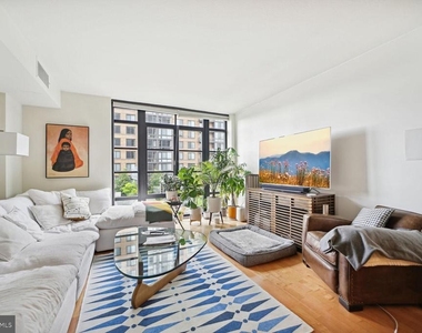 437 New York Avenue Nw - Photo Thumbnail 2