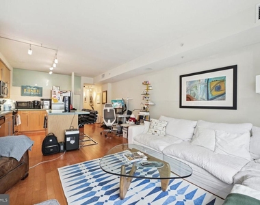 437 New York Avenue Nw - Photo Thumbnail 3