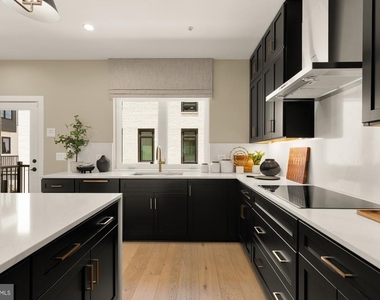 2712 Olmsted Court Nw - Photo Thumbnail 4