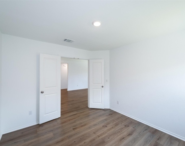 147 Otter Rd - Photo Thumbnail 19