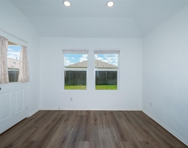 147 Otter Rd - Photo Thumbnail 16