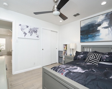 5822 Armstrong Wl - Photo Thumbnail 9