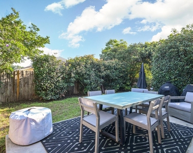 5822 Armstrong Wl - Photo Thumbnail 14